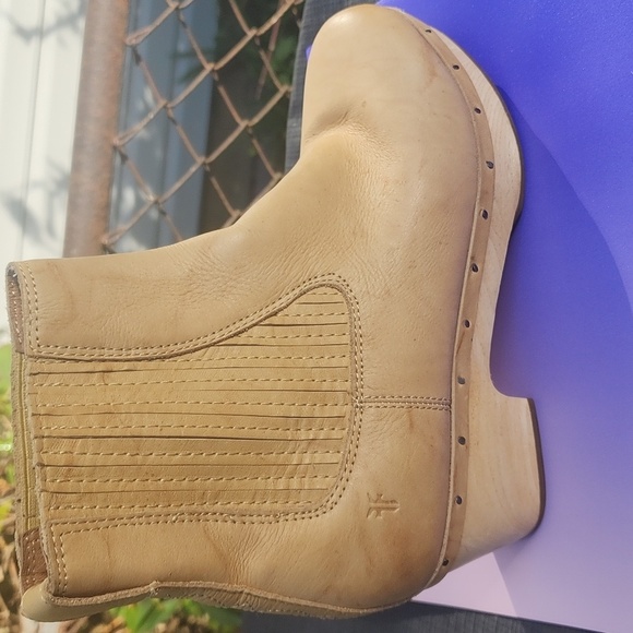 Frye Natural Leather Clog Boots 8 - Picture 14 of 14